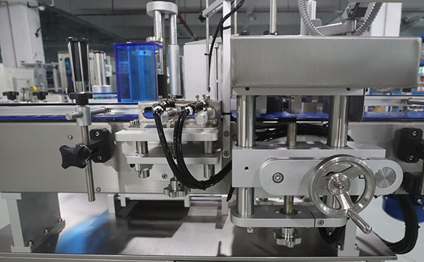 全自動(dòng)圓瓶貼標(biāo)機(jī),貼標(biāo)機(jī),圓瓶貼標(biāo)機(jī)